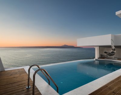  Superb villa with breathtaking sea-view !